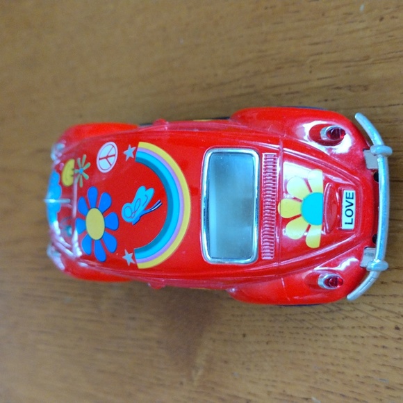 Volkswagen Classic Bus with Surfboard and Two VW Beetle Love Bugs Set/3 - Picture 6 of 17